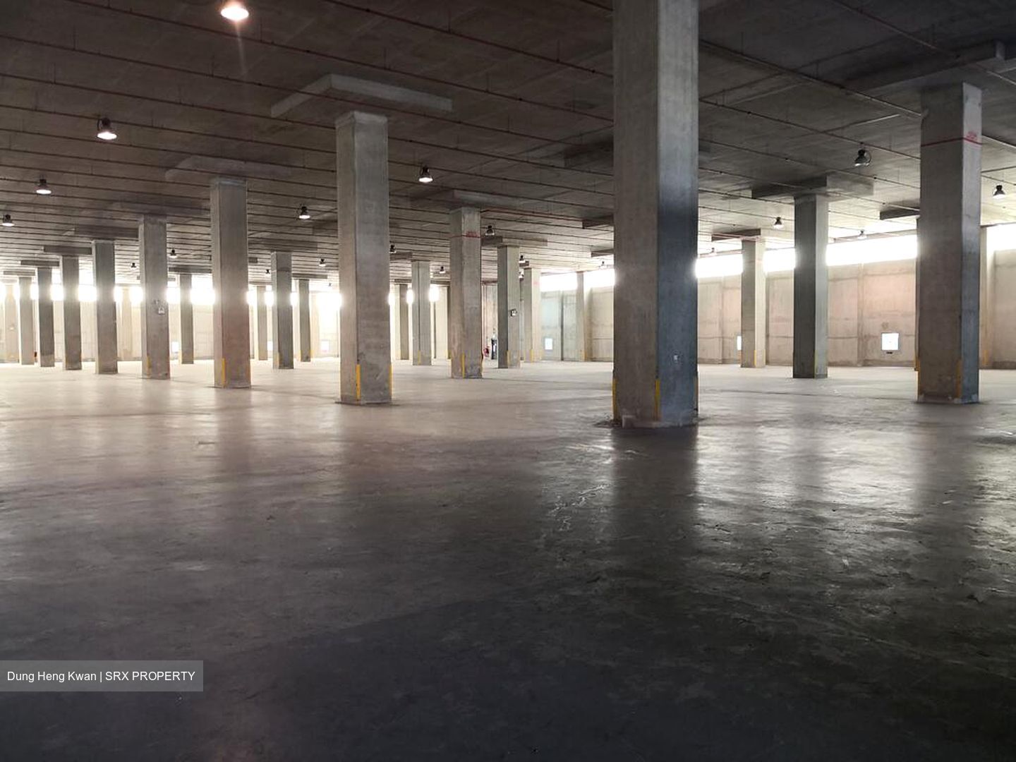 Tang Logistics Centre (D16), Warehouse #498360571